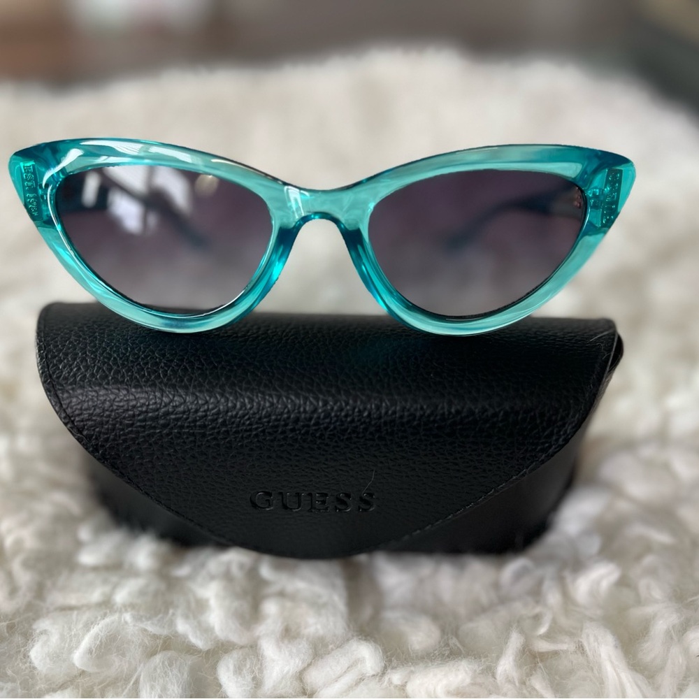 Guess Blue Cat-Eye Sunglasses